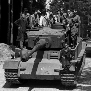 تاریخ جنگ جهانی آلبوم جنگ جهانی اول و دوم (@worldwar2album)